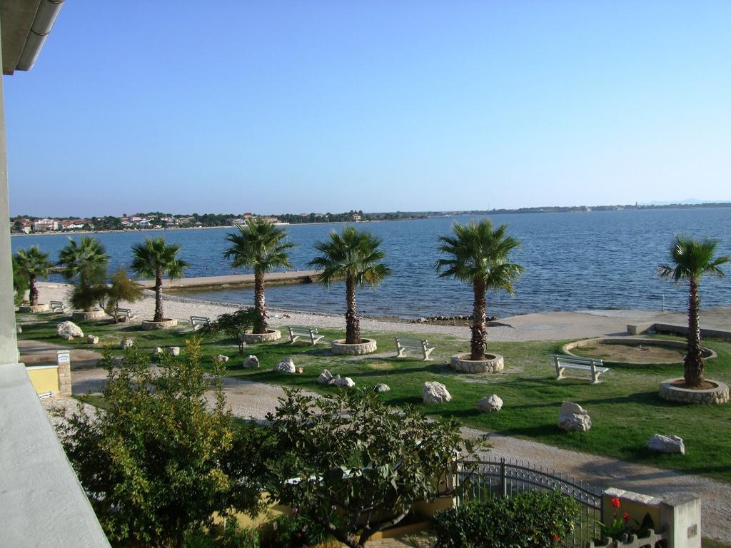 Deby Beach House Vir Phòng bức ảnh